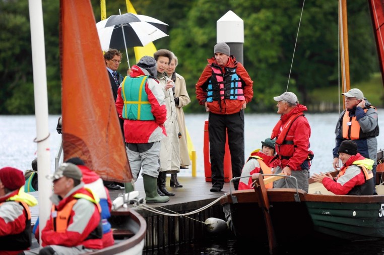 Princess Anne unveiling the Plaque